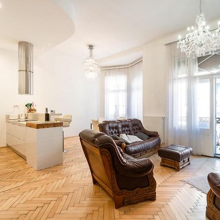 Garys Bright And Spacious Two Bedroom Flat Near Danube Budapest Kültér fotó