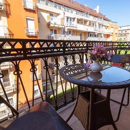 Garys Bright And Spacious Two Bedroom Flat Near Danube Budapest Kültér fotó