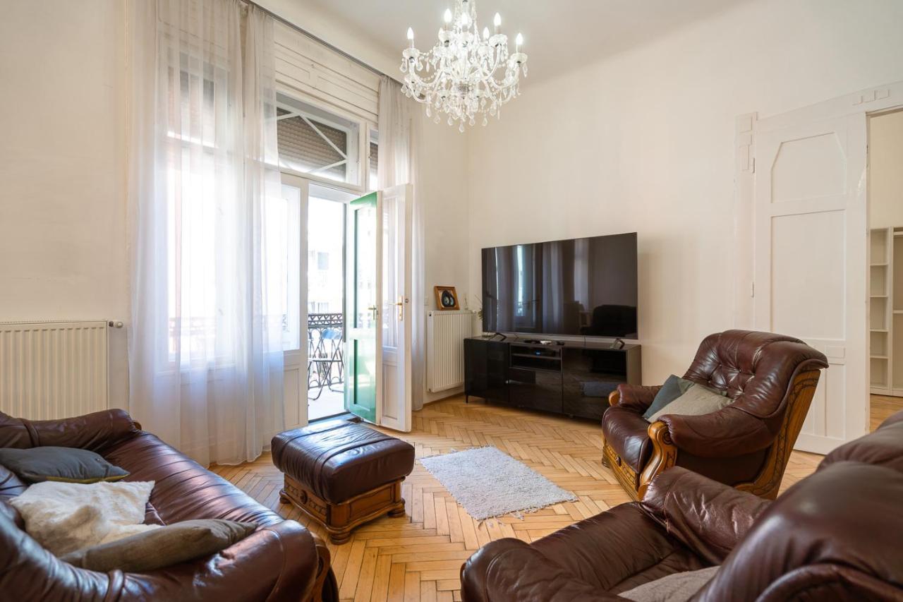 Garys Bright And Spacious Two Bedroom Flat Near Danube Budapest Kültér fotó