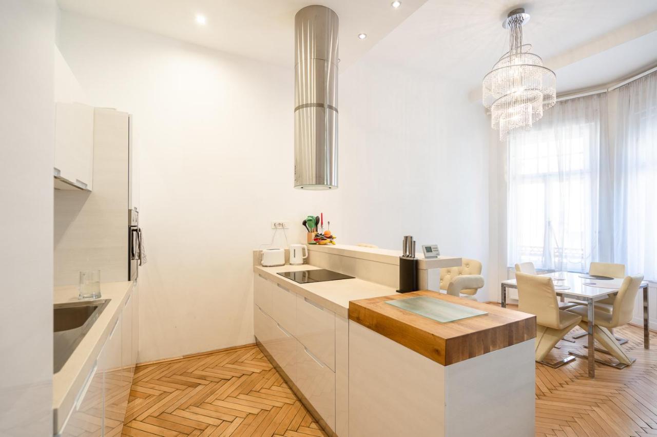Garys Bright And Spacious Two Bedroom Flat Near Danube Budapest Kültér fotó