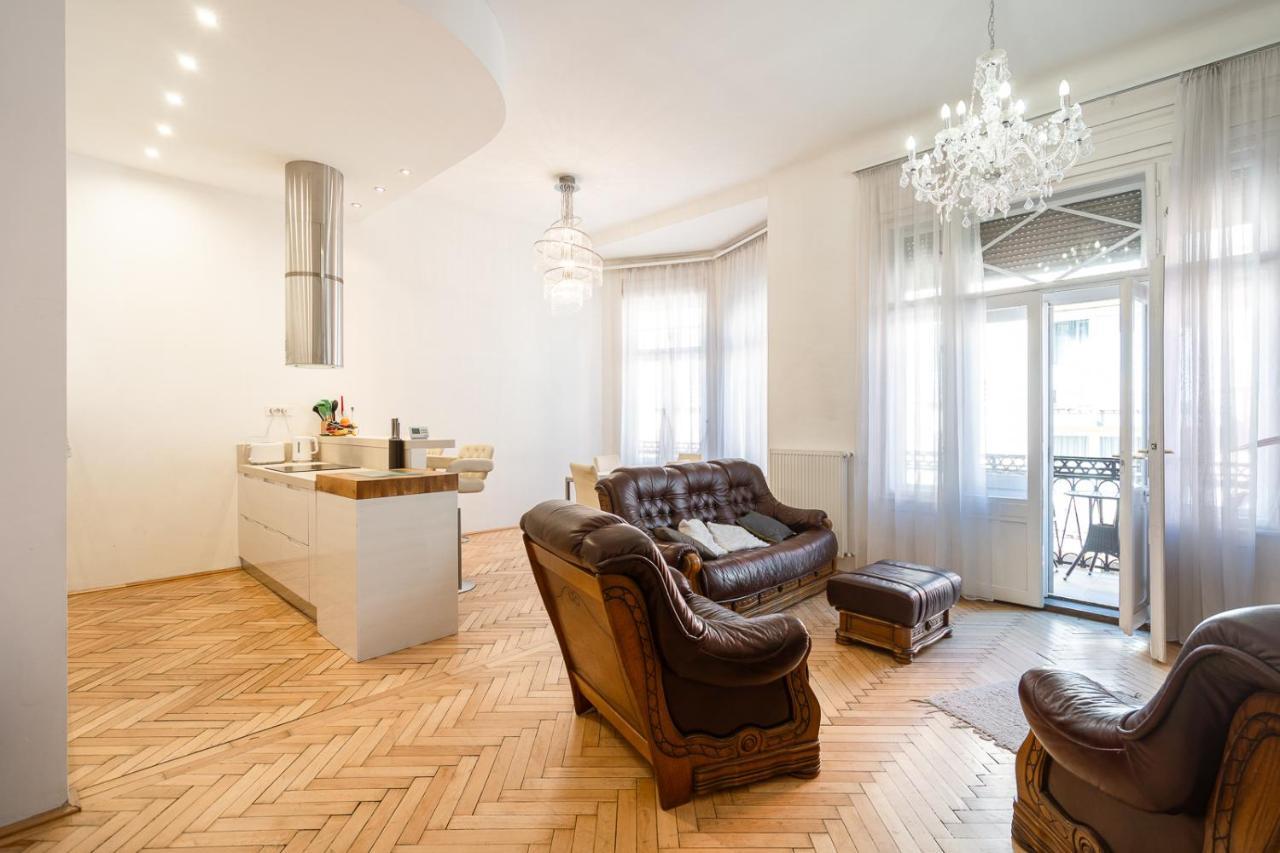 Garys Bright And Spacious Two Bedroom Flat Near Danube Budapest Kültér fotó